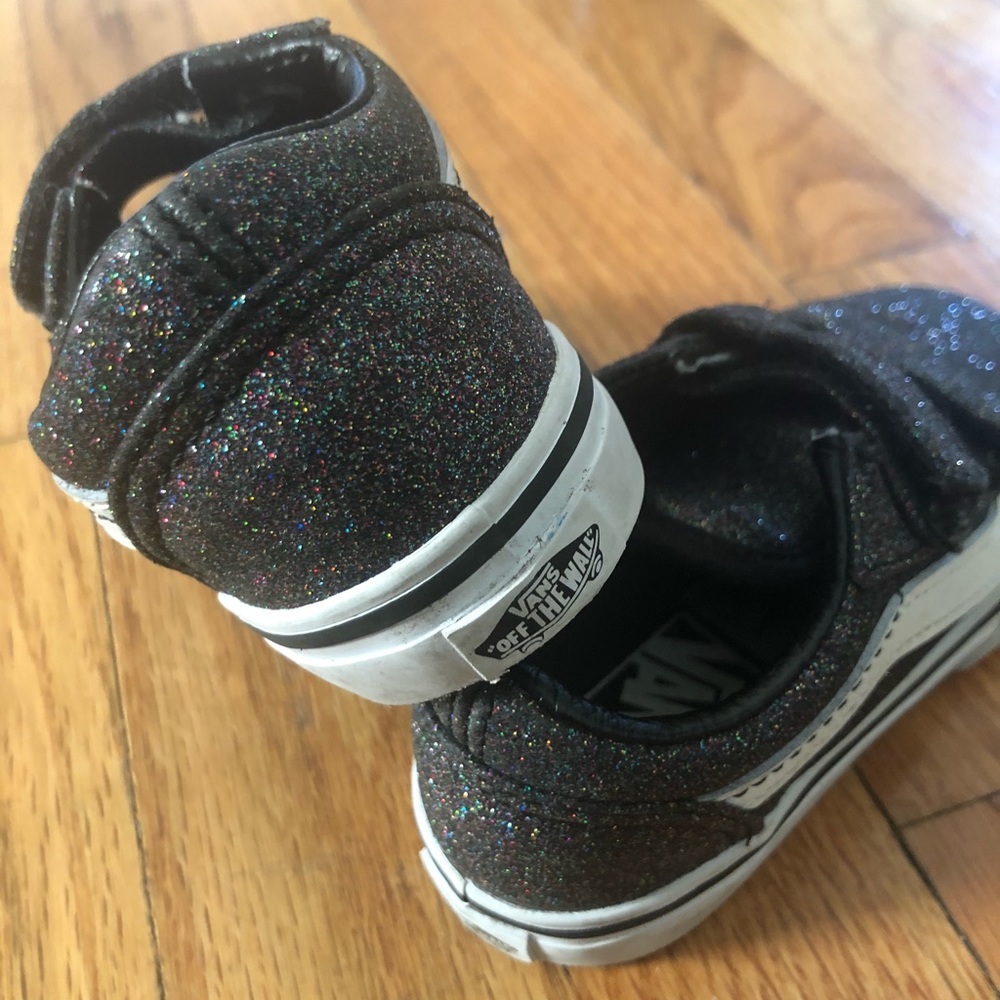 Vans - Picture 3 of 3